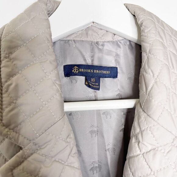 Brooks Brothers Quilted Blazer Style Jacket – Sophistication Meets Modern - Picture 4 of 11